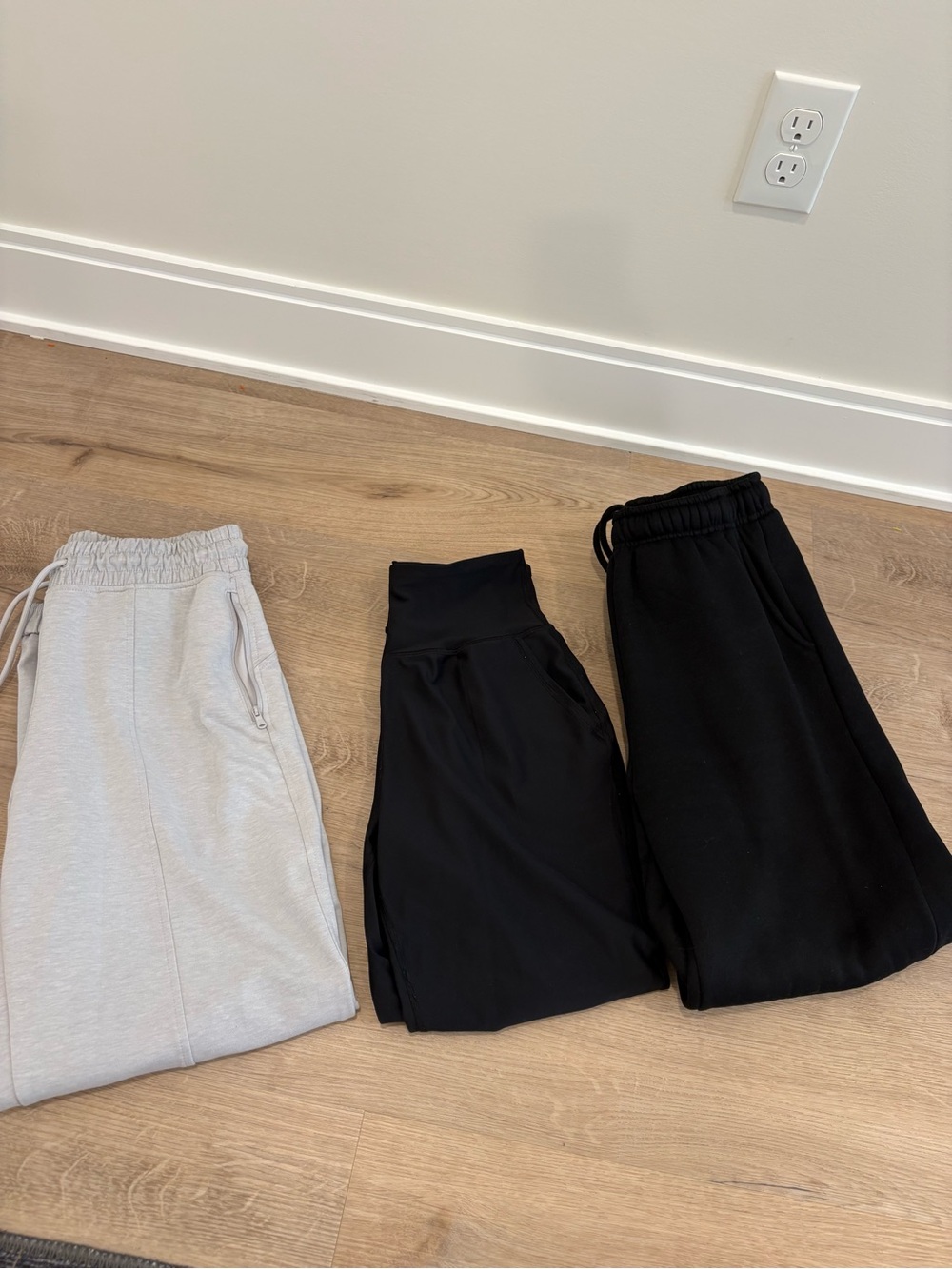 Bundle of women’s pants size small and xs